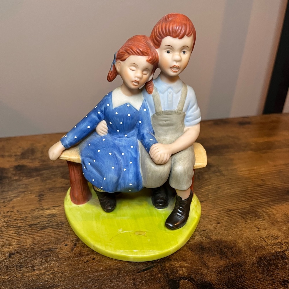 Norman Rockwell figurine Young Love 1980